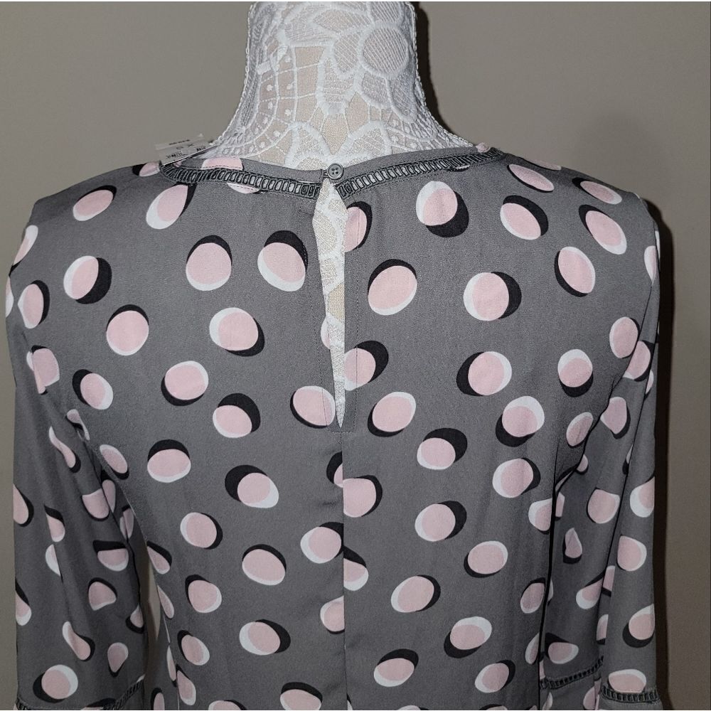 New Ann Taylor Shadow Polka-dot Gray Pink White Blouse Bell Sleeve Shirt Size XS - Picture 7 of 9